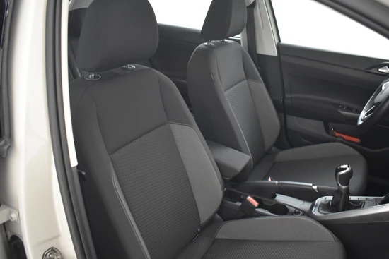 Volkswagen Polo 1.0 TSI 96pk Life | Adaptief cruise control | Navi via app connect | DAB radio | LED koplampen | Fabrieksgarantie 2025 | Parkeer