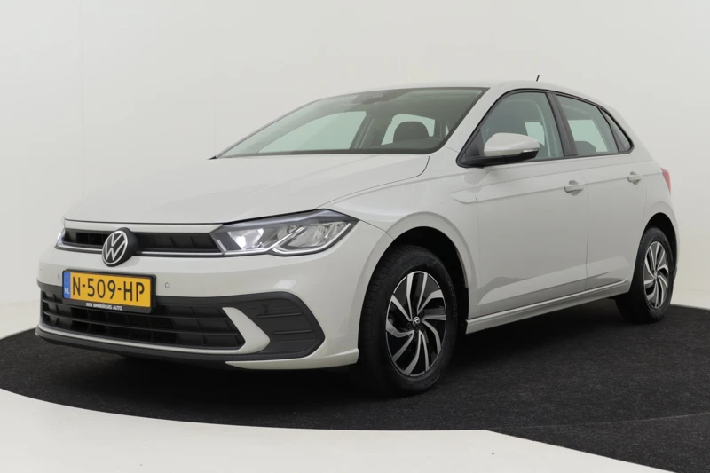 Volkswagen Polo 1.0 TSI 96pk Life | Adaptief cruise control | Navi via app connect | DAB radio | LED koplampen | Fabrieksgarantie 2025 | Parkeer