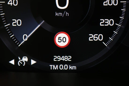 Volvo XC40 1.5 T2 R-Design | Panoramisch Kanteldak | Camera 360 | Elec.Stoel | Elec.Klep | Stoelverwarming | Leder\Stof | DAB+ |