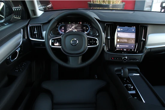 Volvo S90 B5 Mild Hybrid Plus Dark | Schuifdak | Harman/Kardon | Memory Seats | Pilot Assist | Camera | Keyless | 20" velgen