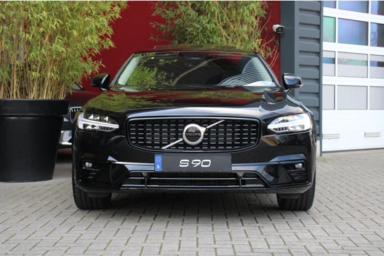 Volvo S90 B5 Mild Hybrid Plus Dark | Schuifdak | Harman/Kardon | Memory Seats | Pilot Assist | Camera | Keyless | 20" velgen