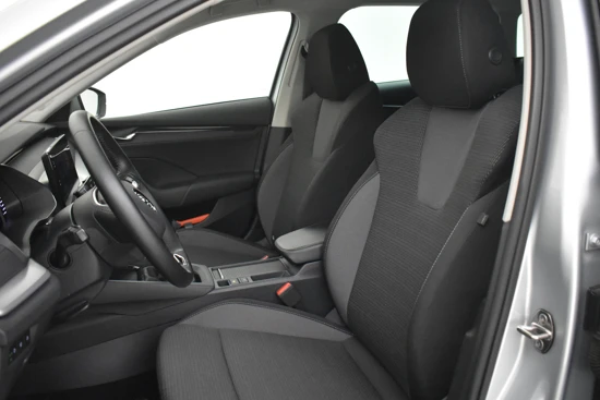 Škoda Octavia Combi 1.0 110 pk Business Edition | 1e Eigenaar | 100% Dealeronderhouden | Fabrieksgarantie 2025 | Navigatiesysteem | Cruise Con