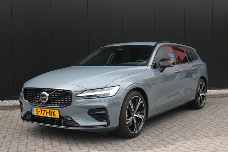 Volvo V60 B4 Plus Dark