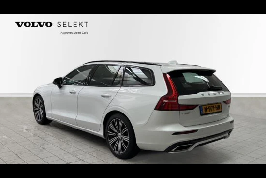 Volvo V60 B3 Aut-8 Aut-8 R-Design | Panoramadak | Harman Kardon Premium Sound | Lederlook bekleed dashboard |