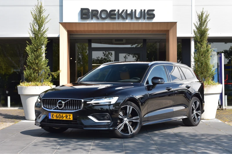 Volvo V60 B4 Aut-8 Inscription | Parkeerverwarming met timer | Verwarmbaar stuurwiel | Verwarmbare voorstoelen