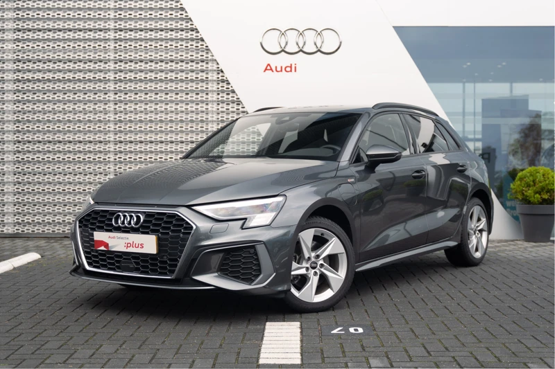 Audi A3 Sportback 40 TFSIe 204PK S edition | Matrix LED | Parkeersensoren Achter | Navigatie | Adaptive Cruise Control | Ambiente Lichtp