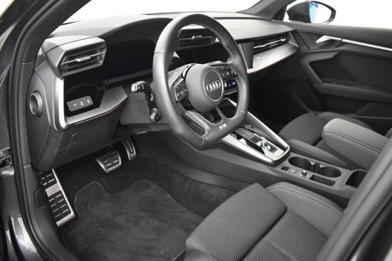 Audi A3 Sportback 40 TFSIe 204PK S edition | Matrix LED | Parkeersensoren Achter | Navigatie | Adaptive Cruise Control | Ambiente Lichtp