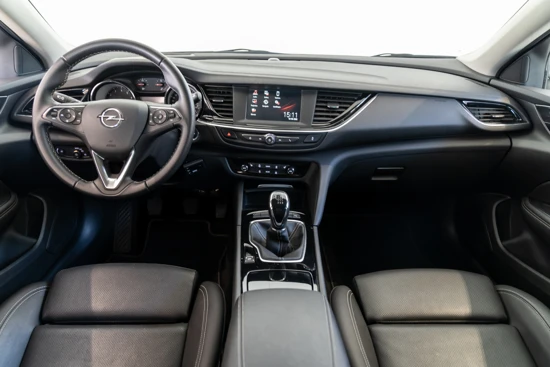 Opel Insignia Grand Sport 1.5 Turbo Innovation | OPC Line Pack | Leer | AGR | Navigatie | Verwarmbare voorstoelen