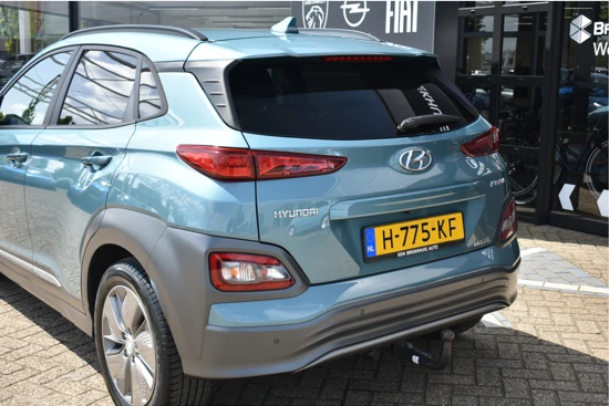 Hyundai Kona EV Fashion 64 kWh 3 Fase Incl. BTW €2000,- SUBSIDIE! | Afn. Trekhaak | Navigatie | Achteruitrijcamera | Climate Control | Parkee