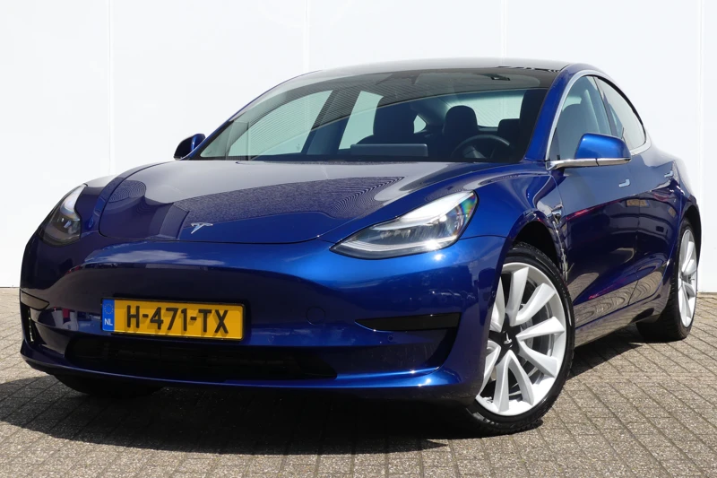 Tesla Model 3 Standard RWD Plus |  AUTOPILOT | 19'' LMV | PANORAMADAK |