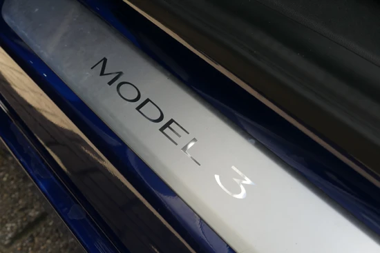 Tesla Model 3 Standard RWD Plus |  AUTOPILOT | 19'' LMV | PANORAMADAK |