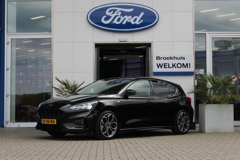 Ford Focus 1.0 EcoBoost 125pk ST Line Business 5 deurs | TREKHAAK | LUXE UITVOERING! | PARKING PACK | LED | 18" LICHTMETAAL | WINTERPACK |