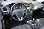 Volvo V40 Cross Country 2.0 T3 150PK | NL-AUTO! | NAVI | CLIMA | CRUISE | PARKEERSENSOREN | 17' LM .VELGEN | TREKHAAK | PRACHTIGE STAAT!