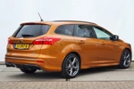 Ford Focus 1.0 125PK ST-Line | Uniek! | Xenon | Parkeersensoren V+A | CruiseControl | Camera | Navigatie | Voorruitverwarming |