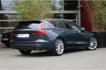 Volvo V60 T4 190pk Geartronic Momentum | Trekhaak | Camera | Pilot Assist | BLIS | Schuifdak | Stuur- en stoelverwarming | 19" velgen