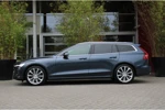 Volvo V60 T4 190pk Geartronic Momentum | Trekhaak | Camera | Pilot Assist | BLIS | Schuifdak | Stuur- en stoelverwarming | 19" velgen