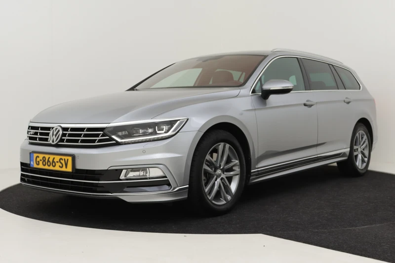 Volkswagen Passat Variant 1.5 TSI 150PK Highline Business R AUT/DSG | R-Line In & Exterieur | 100% Dealeronderhouden | Adaptieve Cruise Control |