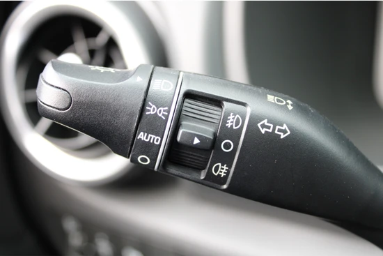 Hyundai Kona 1.6 GDI HEV 140pk Comfort Automaat | Led | Camera | Climate | Lane Assist | Navigatie by app | 16" Lichtmetaal | Cruisecontrol |