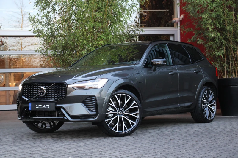 Volvo XC60 Recharge T8 AWD R-Design | Bowers&Wilkins | Luchtvering | 360º Camera | Trekhaak | Memory Seats | 22