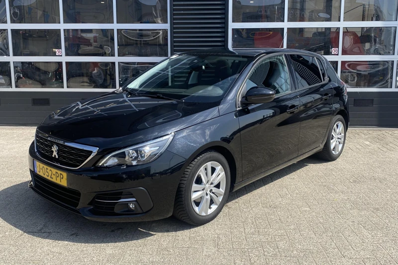 Peugeot 308 1.2 PureTech Active Executive | Navi | Pano dak |