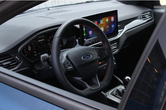 Ford Focus Wagon 1.0 EcoBoost 125pk Hybrid ST Line X | STOEL/STUUR & VOORRUIT VERWARMING | 18 INCH | CAMERA | PREMIUM AUDIO | GROOT SCHERM