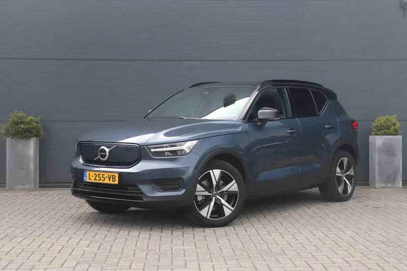 Volvo XC40 XC40 P8 | Trekhaak inklapbaar | Google | Warmtepomp | Twin Engine | Adaptieve Cruise |