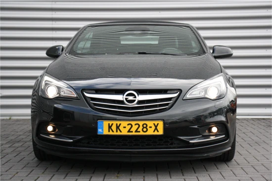 Opel Cascada 1.4 TURBO 140PK INNOVATION+ / NAVI / LEDER / CLIMA / LED / AGR / PDC / 19" LMV / CAMERA / UNIEK / WINTERPAKKET / NIEUWSTAAT !!