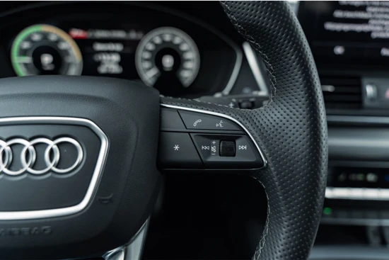 Audi Q5 55TFSIe 367PK S-Tronic S edition | Adaptive Cruise Control | Dodehoek Detectie | Matrix LED | 21" Velgen | Comfortsleutel | Acht