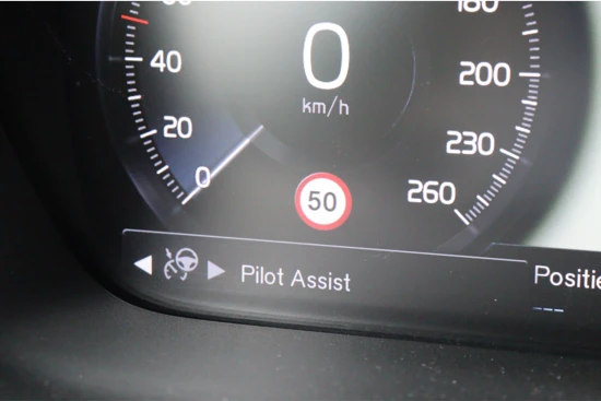 Volvo V60 T6 AWD Twin Engine R-design | Adaptieve Cruise Control | BLIS dode hoek detectie | 360º Camera | DAB Radio | Harman Kardon Audio