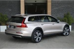 Volvo V60 B5 AWD Cross Country | Harman Kardon | 360° Camera | Google Infotainment | Head-Up Display | Lederen Dashboard | Schuifdak | Key