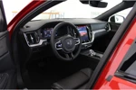 Volvo S60 B4 200PK Plus Dark | Panoramadak | HK Audio | 20'' | Sportchassis | Contourstoelen