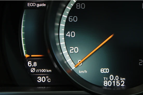 Volvo V40 D3 150PK Autom Dynamic Edition | Stoelverwarming | Navigatie | Dealer Onderhouden
