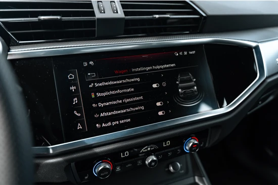 Audi Q3 35TFSI 150PK S-tronic S edition | Adaptive Cruise Control | Stoelverwarming | Drive Select | Elektrische Achterklep | Navigatie