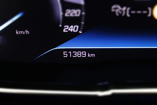 Peugeot 3008 1.6 180PK GT | Panoramisch Kanteldak | Adaptieve Cruise | Elek.Stoel | Massage | Dode hoek | Navigatie | Bluetooth | Carplay | 1