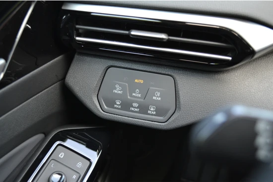 Volkswagen ID.5 77 kWh 204 pk Elektrisch Pro | 20" LM | 360 graden Camera's | Assistance + Design pakket + | Style interieur pakket