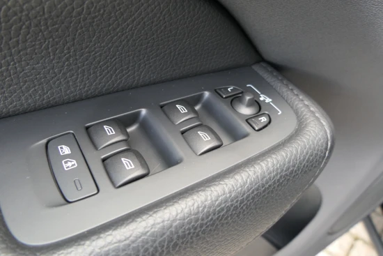 Volvo XC60 T8 AWD Recharge Inscription | Panoramadak | Camera | Head-Up Display | DAB | Standkachel | Keyless