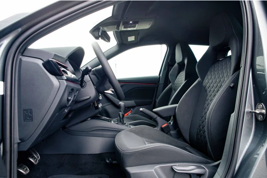 Škoda Scala 1.0 TSI Sport Business | Apple Carplay | Parkeersensoren | Climate Control | DAB | Getint glas