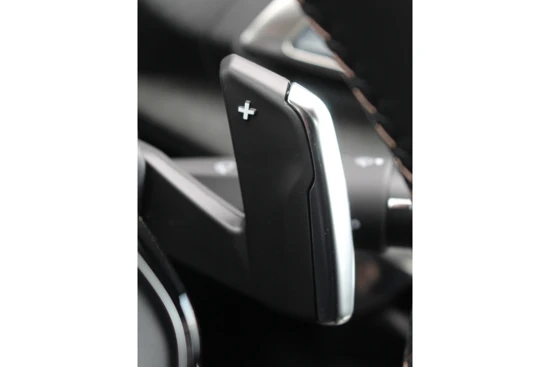 Peugeot 3008 GT Black Pack 130 | Pano | Adaptive | Navi | Keyless | Elektrische kofferklep | Dodehoek | st