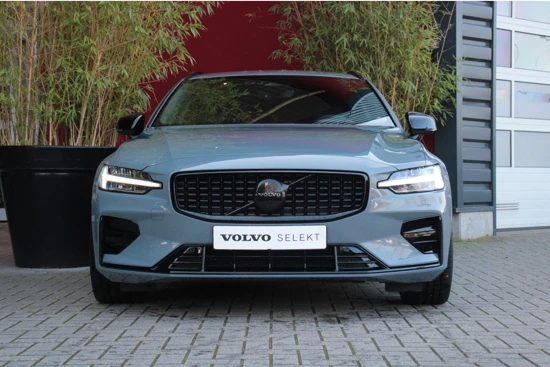 Volvo V60 B3 Automaat Plus Dark | Black Pack | Harman/Kardon audio | Memory Seats | 20 inch velgen | Adaptieve Cruise met Stuurhulp | Stoe