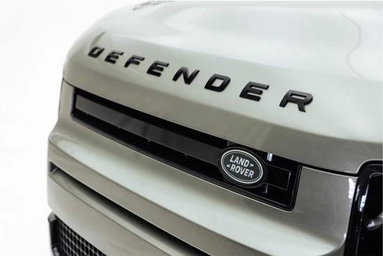 Land Rover Defender P400e 110 X-Dynamic SE