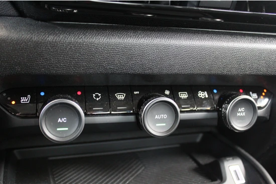 Citroën C4 1.2 Puretech Live | Navigatie | Stoelverwarming | Camera | Climate Control | Carplay
