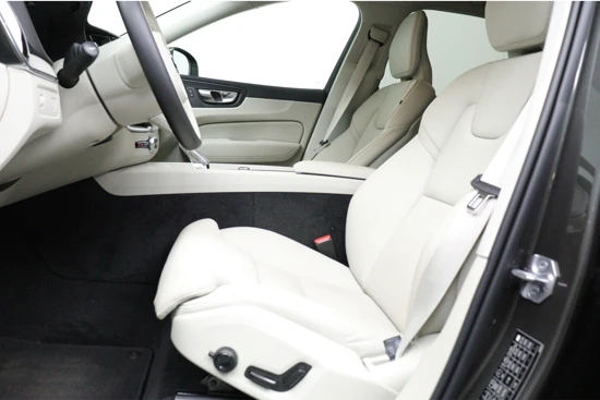 Volvo XC60 B4 GT Inscription | Face lift | Camera | Keyless | Privacy glass | Leder dashboard