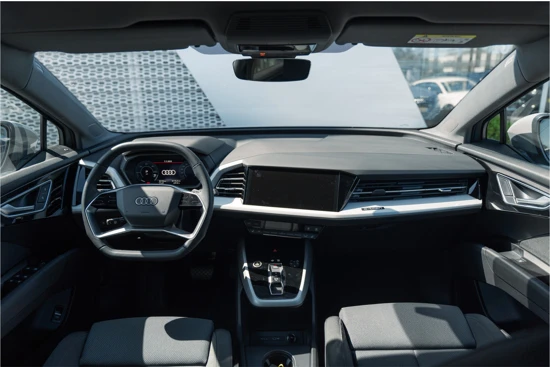 Audi Q4 e-tron 40 204PK Advanced edition | Adaptive Cruise Control | Lane Assist | Achteruitrijcamera | 19" Velgen | Optiekpakket Zwart | Matri