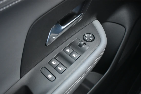 Opel Mokka 1.2 Turbo Elegance 130pk 8-traps Automaat | Navigatie by App | Achteruitrijcamera | Climate Control | Stuurverwarming | Parkeers