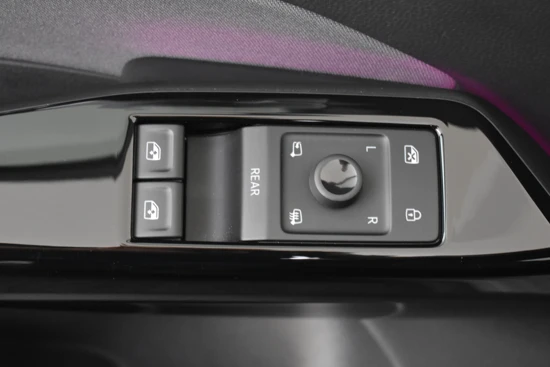 Volkswagen ID.3 Pro 58 kWh 146pk | Adaptief cruise control | Navigatie | LED koplampen | App connect | Stuur & stoelverwarming | Airco automatis