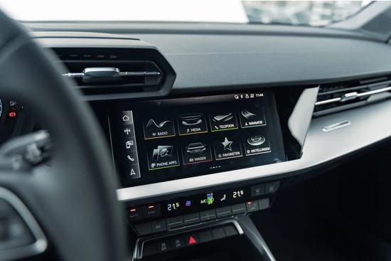 Audi A3 Sportback 30TFSI 110PK S-Tronic Advanced edition | Navigatie | LED | Cruise Control | 17" Velgen | Sportstoelen | Apple Carplay