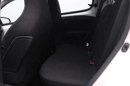 Peugeot 108 1.0 72PK Executive | Camera | Clima | Carplay | Bluetooth | 15'' Lichtmetaal |