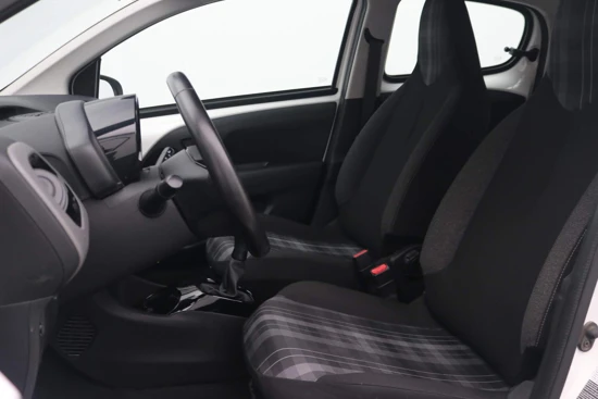 Peugeot 108 1.0 72PK Executive | Camera | Clima | Carplay | Bluetooth | 15'' Lichtmetaal |