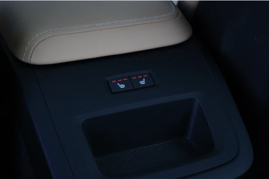 Volvo XC60 T8 Twin Engine Inscription | Luchtvering | Massage + Ventilatie | Trekhaak | Panoramadak | Adaptive Cruise |