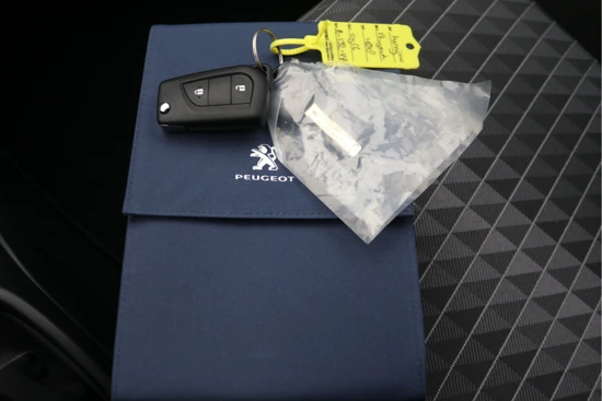 Peugeot 108 1.0 72Pk Blue Lion | Airco | Getint glas | Chroom | 5 Deurs | Led dagrij | Bluetooth | Centrale.verg